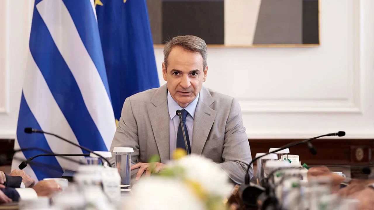 Μέχρι και ο Μητσοτάκης αποδοκίμασε τον Τασούλα