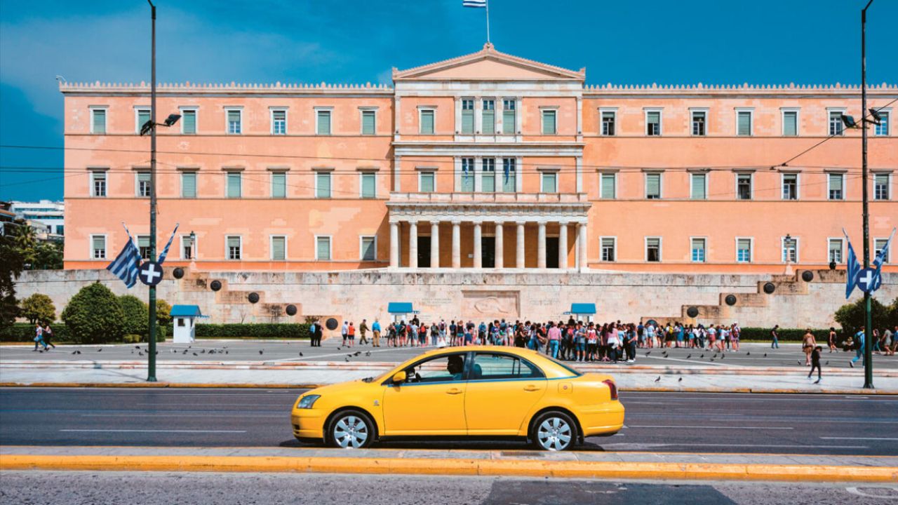 Χειρόφρενο 48 ωρών στα ταξί: Ο ΣΑΤΑ προειδοποιεί με απεργία 5-6 Νοεμβρίου
