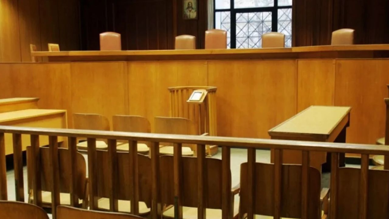 Σοκ στη Θεσσαλονίκη: 21χρονος κατέγραφε κρυφά πελάτισσες στην τουαλέτα – Κυκλοφορεί ελεύθερος με όρους