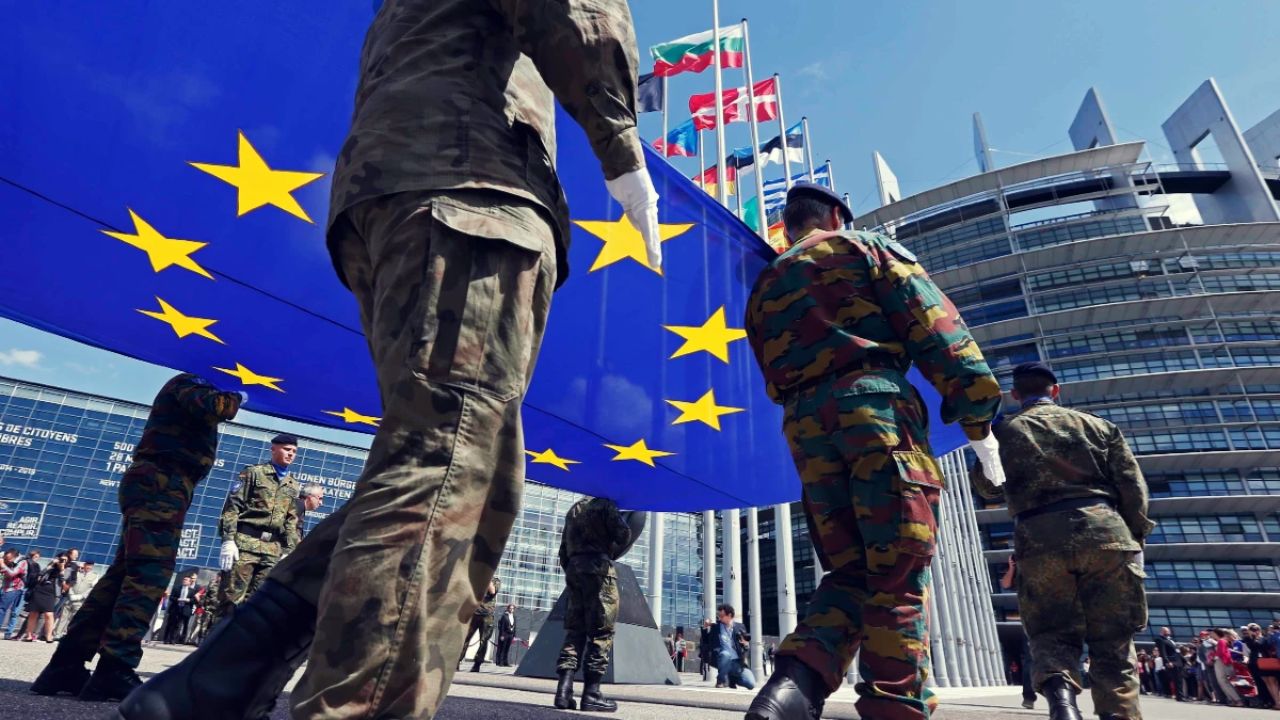 ΕΥΡΩΠΗ ΣΕ ΠΡΟΠΟΛΕΜΙΚΗ ΤΡΟΧΙΑ: ΔΙΣΕΚΑΤΟΜΜΥΡΙΑ ΓΙΑ ΟΠΛΑ, ΛΙΤΟΤΗΤΑ ΓΙΑ ΤΟΥΣ ΠΟΛΙΤΕΣ