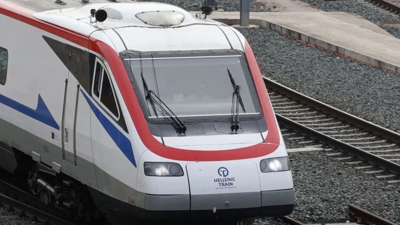 ΧΩΡΙΣ ΤΕΛΟΣ Η ΝΤΡΟΠΗ ΣΤΟΝ ΣΙΔΗΡΟΔΡΟΜΟ: ΑΚΙΝΗΤΟΠΟΙΗΘΗΚΕ Η ΑΜΑΞΟΣΤΟΙΧΙΑ 1599 ΜΕ 95 ΕΠΙΒΑΤΕΣ ΜΕΤΑ ΤΗ ΣΙΝΔΟ