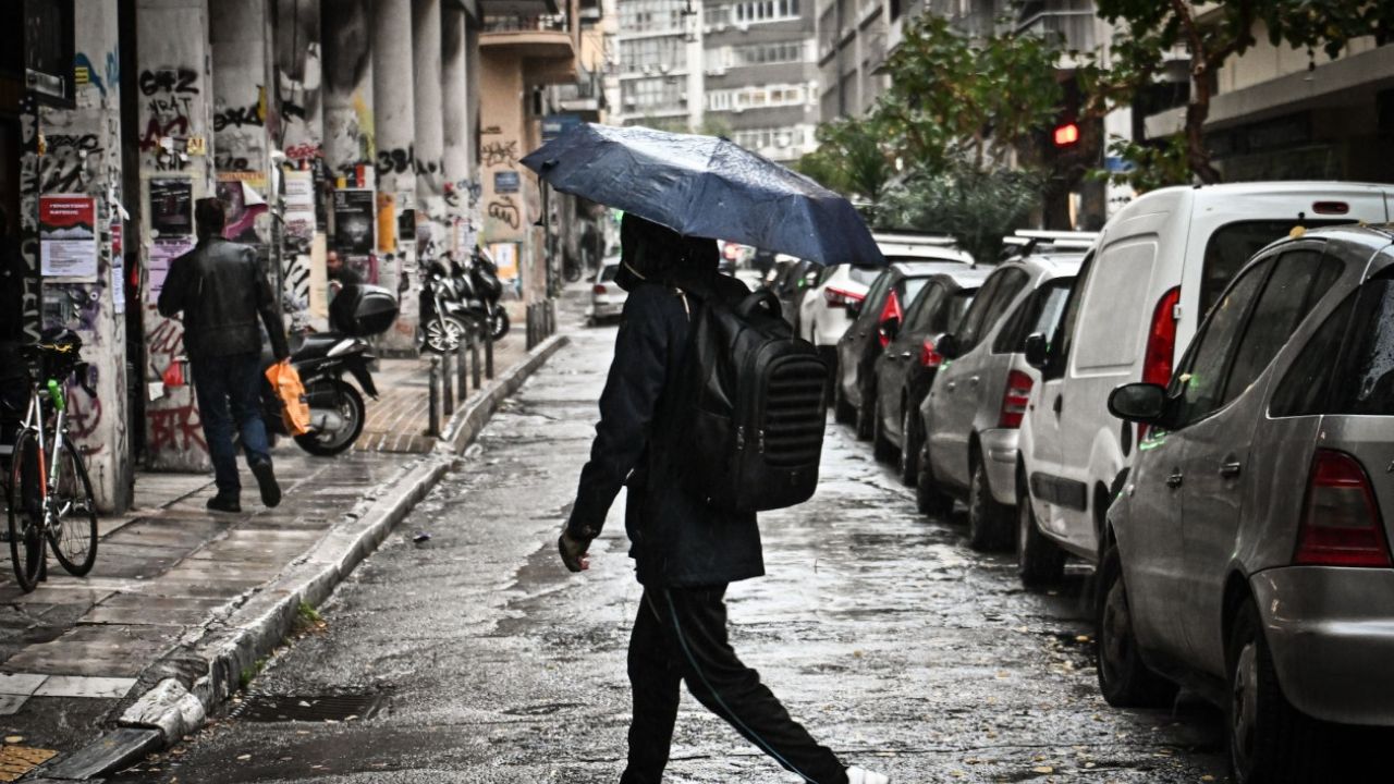 Άστατος καιρός αύριο: Βροχές και καταιγίδες στα δυτικά και νότια