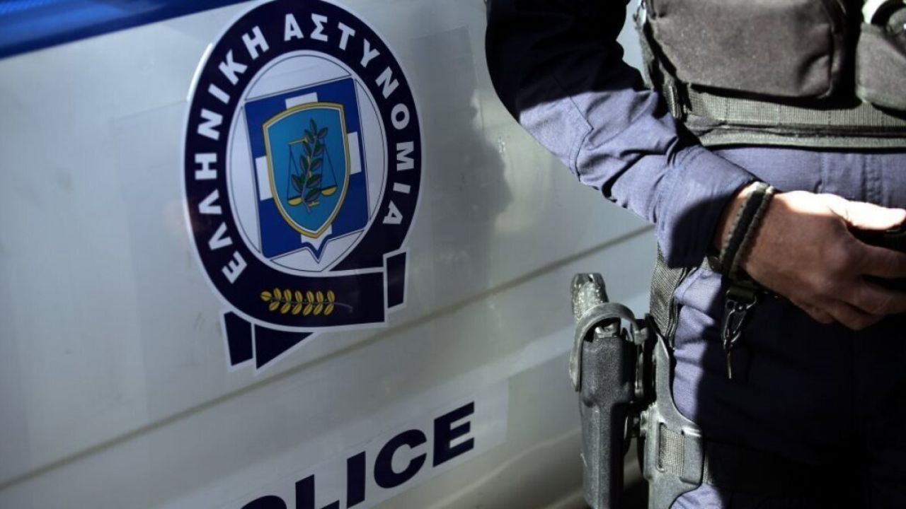 Βρήκαν οπλοστάσιο και… τράπεζα