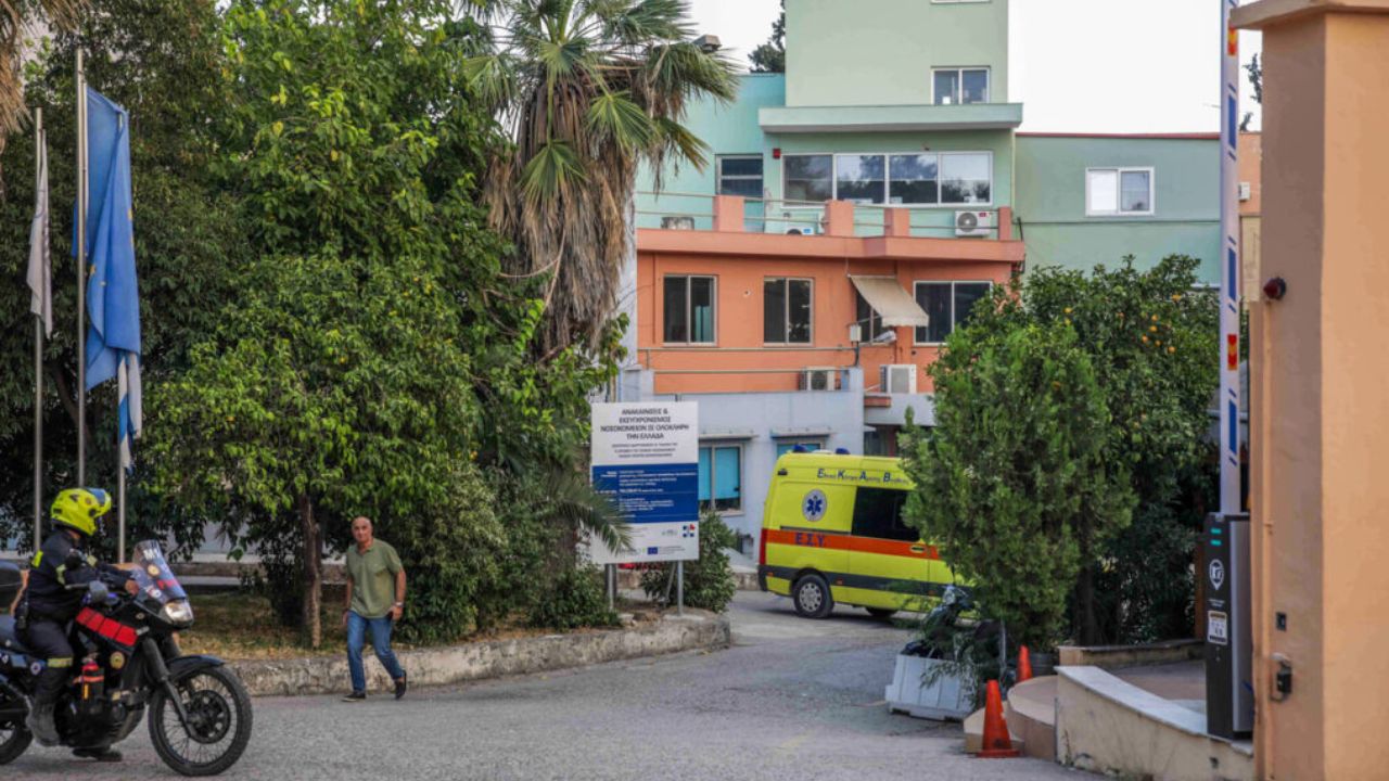 Αχαΐα: Επί 40 λεπτά οι γιατροί προσπαθούσαν να επαναφέρουν τον 3χρονο που έπεσε από μάντρα