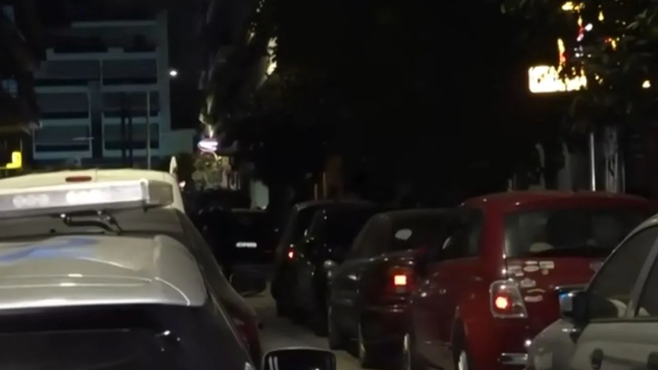 Φωτιά σε καφετέρια στην Καισαριανή: Συναγερμός στη γειτονιά μέσα σε λίγα λεπτά
