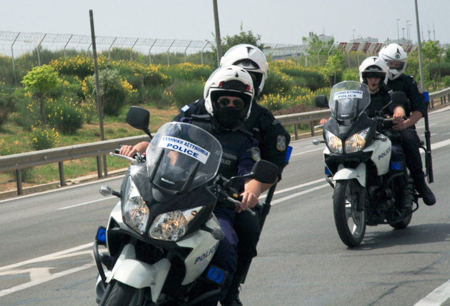 «Γέφυρα» ζωής της ΕΛ.ΑΣ. για τη μεταφορά βρέφους από τις Σέρρες στο «Ιπποκράτειο» Θεσσαλονίκης