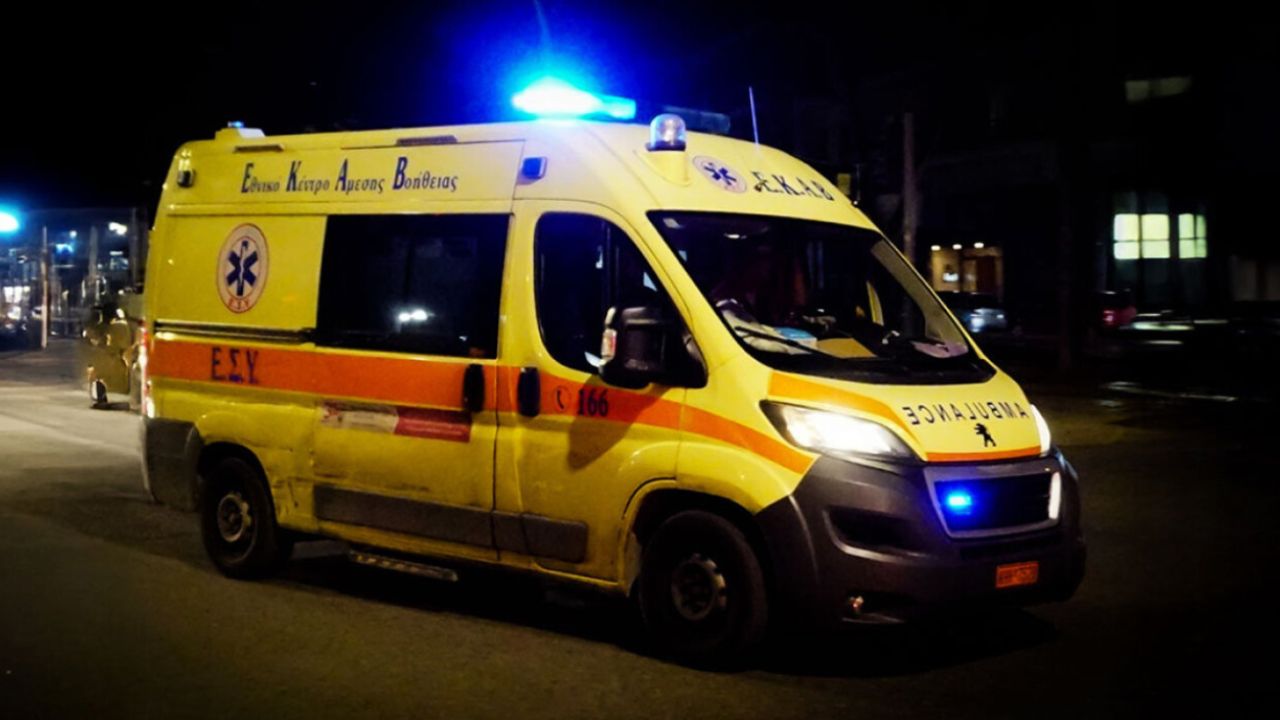 Δύο τραυματίες και εγκλωβισμένοι σε σοβαρό τροχαίο στην Ηλεία