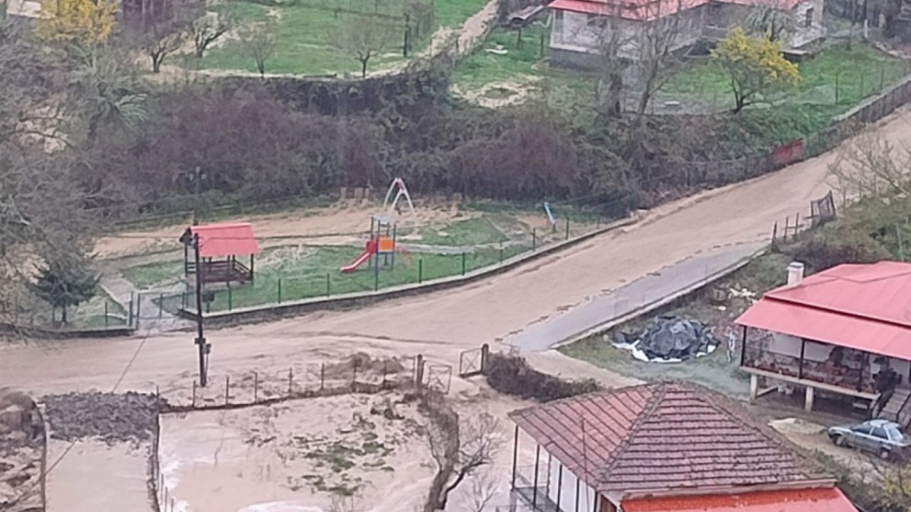 Τρίκαλα: Χωριά “πνίγονται” από τις καταιγίδες – Σοβαρά προβλήματα στον δήμο Μετεώρων