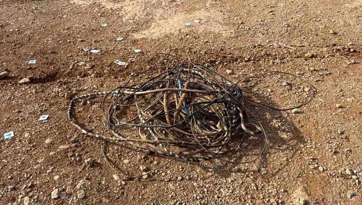 Αστυνομική επιχείρηση σε οικισμό Ρομά στη Μαγούλα – Αποξηλώθηκαν καλώδια 200 μέτρων για ρευματοκλοπές