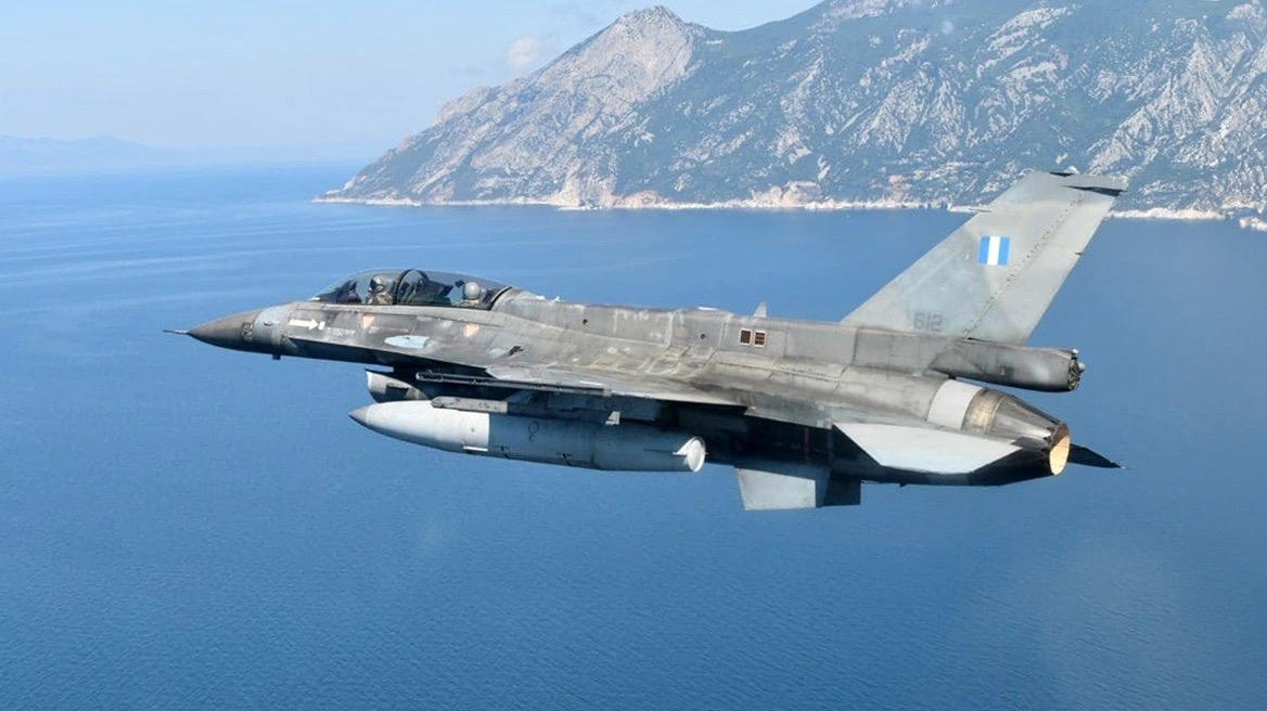 Λάρισα: Εντυπωσιακές αεροπορικές επιδείξεις στην 110 Πτέρυγα Μάχης