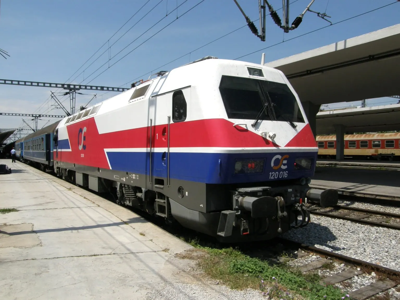 Απρόοπτο ταξίδι για 95 επιβάτες: Βλάβη σε αμαξοστοιχία μετά τη Σίνδο
