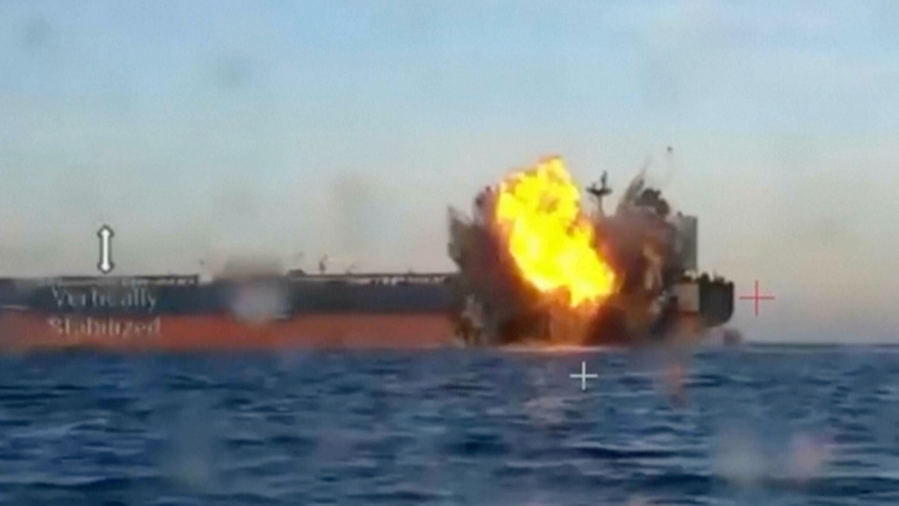 Επιβεβαιώθηκε ότι τα ουκρανικά Sea Baby Drone, έπληξαν τα ρωσικά δεξαμενόπλοια (Βίντεο