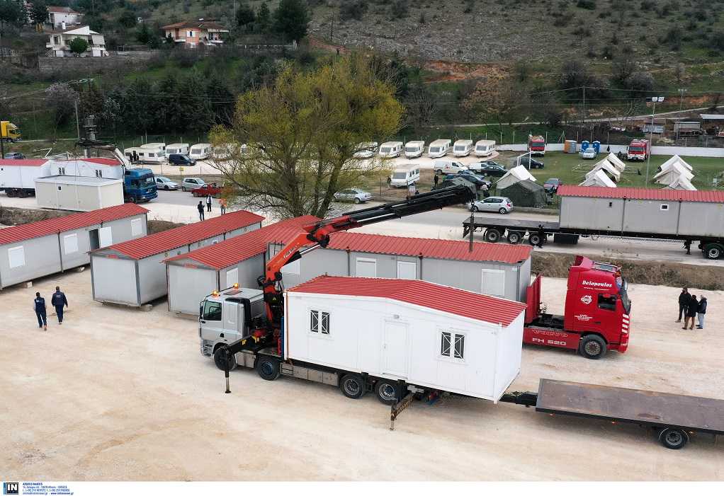 ΠΑΤΗΣΑΝ ΣΤΟΝ ΠΟΝΟ ΤΩΝ ΣΕΙΣΜΟΠΛΗΚΤΩΝ ΚΑΙ ΚΑΝΑΝΕ ΚΟΜΠΙΝΕΣ: “ΣΤΟΝ ΕΙΣΑΓΓΕΛΕΑ ΥΠΟΘΕΣΗ ΠΑΡΑΧΩΡΗΣΗΣ ΟΙΚΙΣΚΩΝ ΣΕ ΣΕΙΣΜΟΠΛΗΚΤΟΥΣ ΑΠΟ ΔΗΜΟ”
