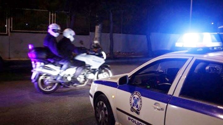 Τρόμος για ζευγάρι στη Βέροια – Ληστής τους απείλησε με καραμπίνα