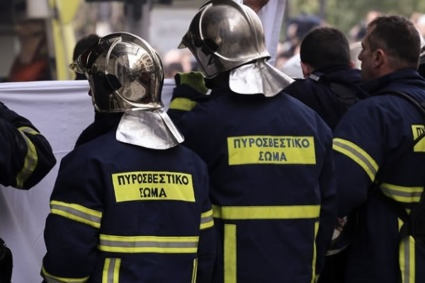 Αγρίνιο: Έβαλε φωτιά στο αυτοκίνητό του και απειλούσε με μαχαίρι