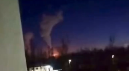 Συναγερμός μετά από έκρηξη σε εργοστάσιο πετροχημικών (ΒΙΝΤΕΟ)