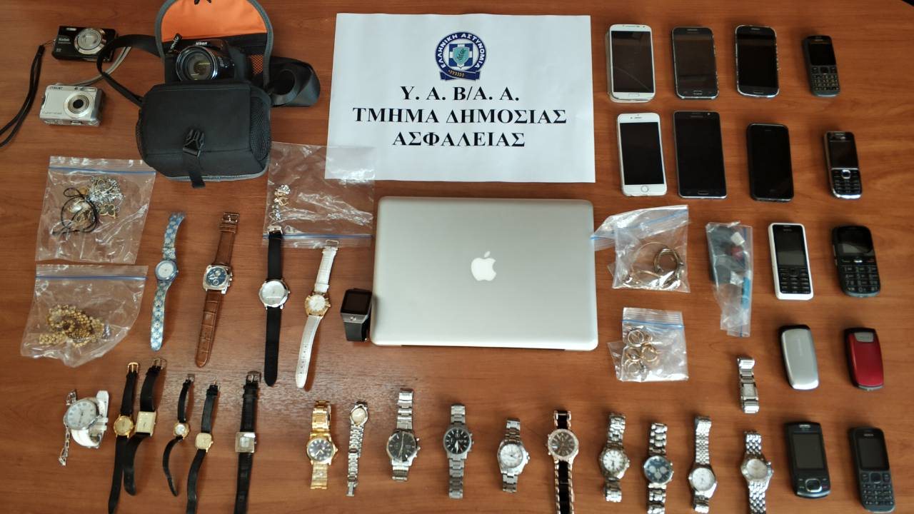 Παρίστανε την οικιακή βοηθό και άδειαζε σπίτια ΑμεΑ – Συνελήφθη με λεία άνω των 23.000 ευρώ
