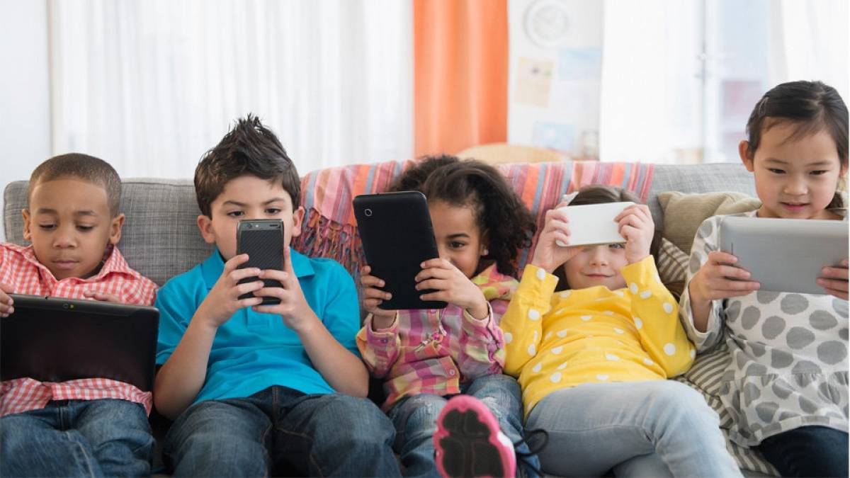 Η Δανία απαγορεύει τα social media σε παιδιά κάτω των 15 ετών