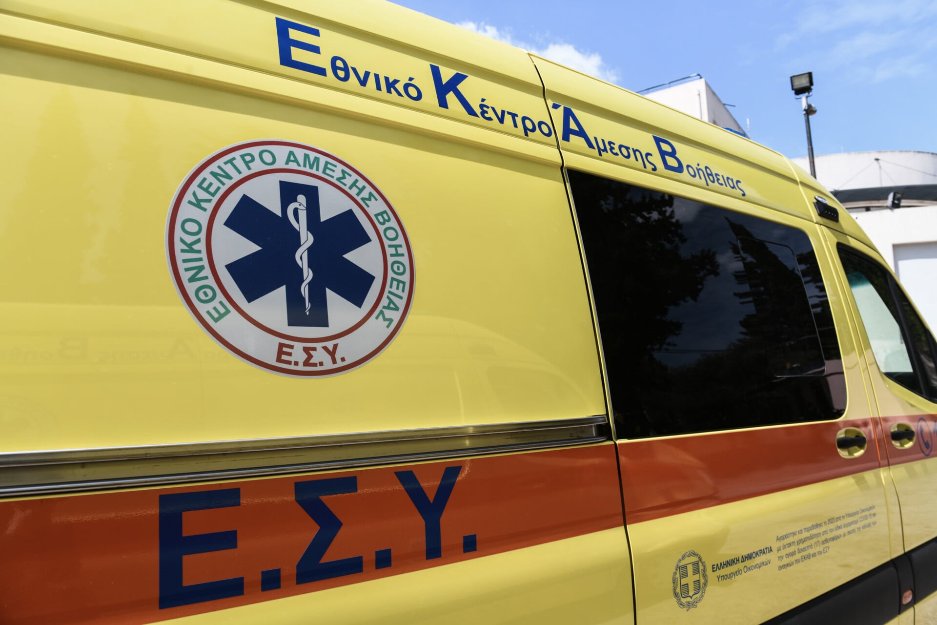 Τροχαίο στο κέντρο του Αγρινίου – Τραυματίας οδηγός delivery