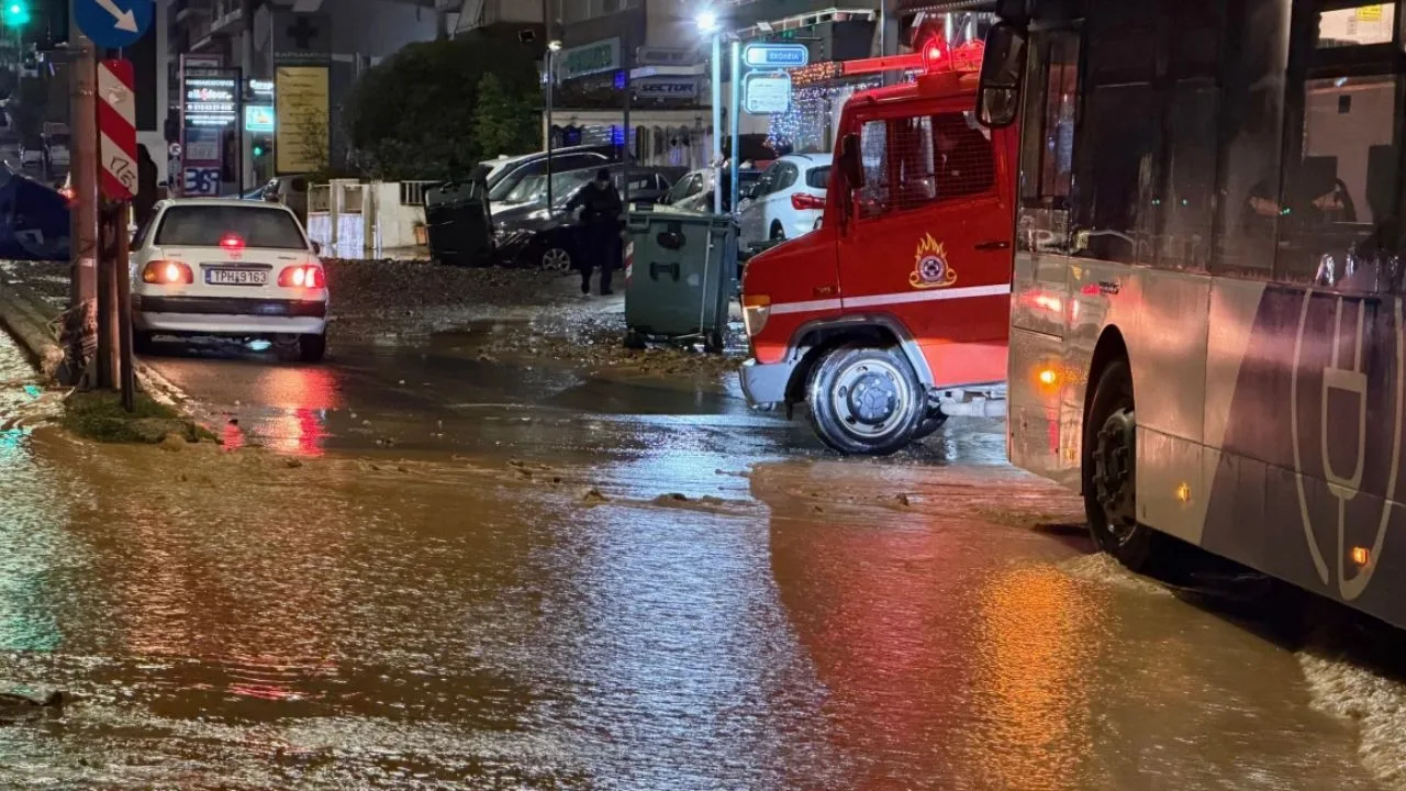 Σαρώνει ο Byron: 330 SOS στην Πυροσβεστική σε λίγες ώρες