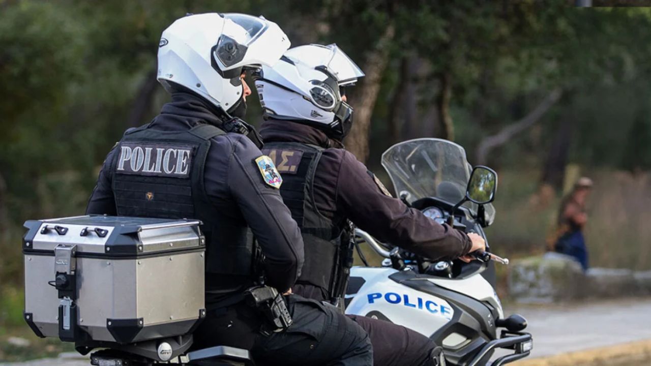 Απείλησε με τσεκούρι στη μέση του δρόμου: Άγριος καβγάς οδηγών στην Αργυρούπολη