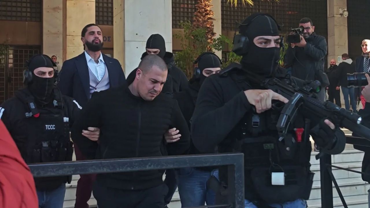 Στην Καλαμάτα η απολογία ανιψιού και επιχειρηματία για τη δολοφονία στη Φοινικούντα – Αποκαλύπτεται πώς τους συνέλαβαν οι αρχές