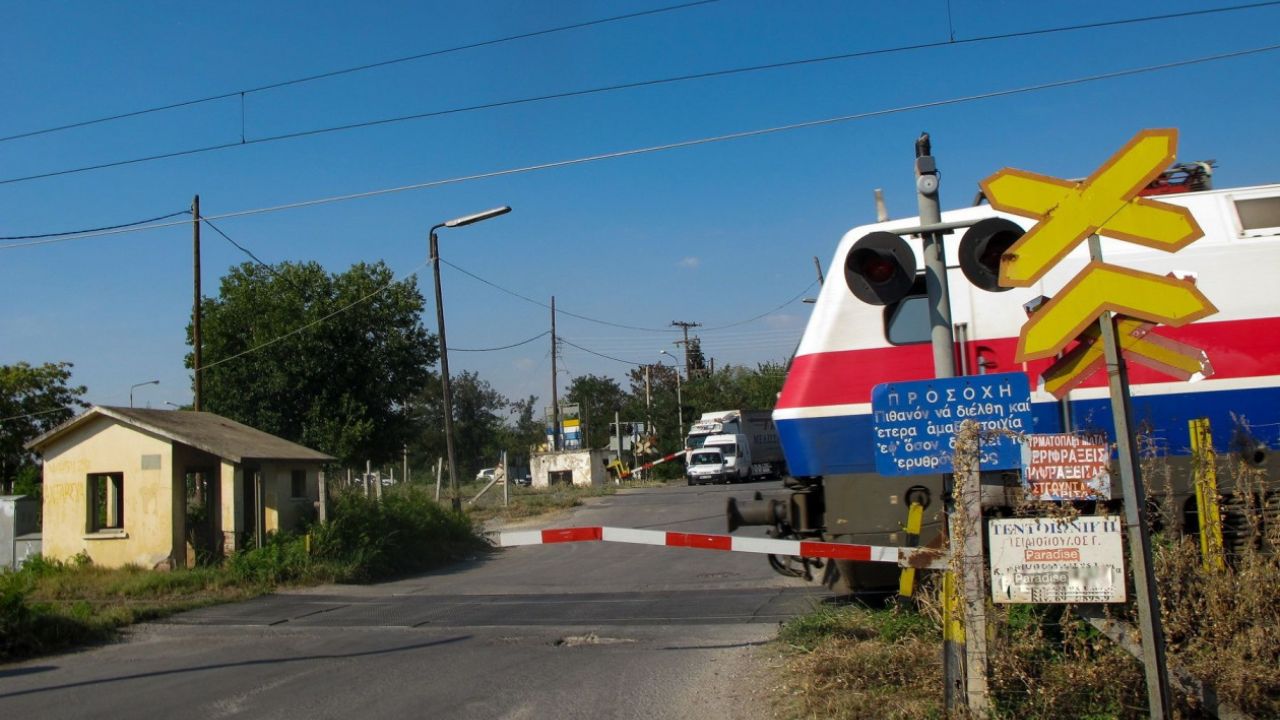 Θεσσαλονίκη: Σοβαρό περιστατικό – Οδηγός λεωφορείου πέρασε παράνομα κατεβασμένες μπάρες