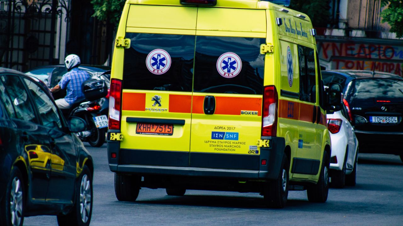 Θανατηφόρο τροχαίο στο Μενίδι: Μία γυναίκα έχασε τη ζωή της