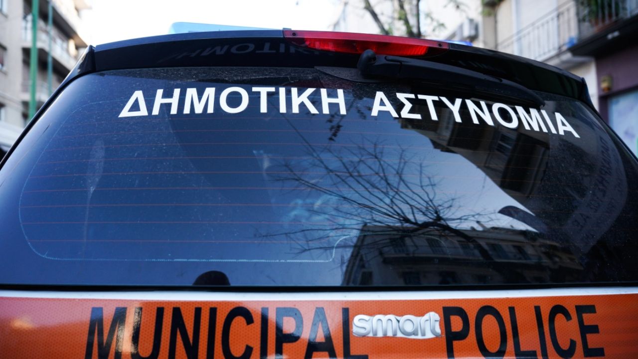 ΔΗΜΟΣ ΑΘΗΝΑΙΩΝ: ΕΠΙΣΤΡΟΦΗ ΠΙΝΑΚΙΔΩΝ ΟΧΗΜΑΤΩΝ ΑΠΟ ΤΗ ΔΕΥΤΕΡΑ 22/12