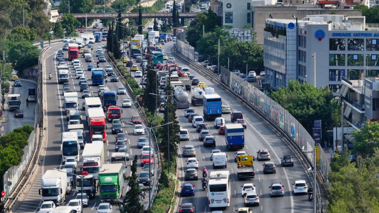 Κηφισός… ασφυκτιά: Χάος στους δρόμους με καθυστερήσεις πάνω από μισή ώρα!
