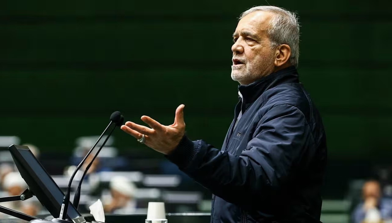 Πεζεσκιάν: «Το Ιράν βρίσκεται σε ολοκληρωτικό πόλεμο με τη Δύση και το Ισραήλ»