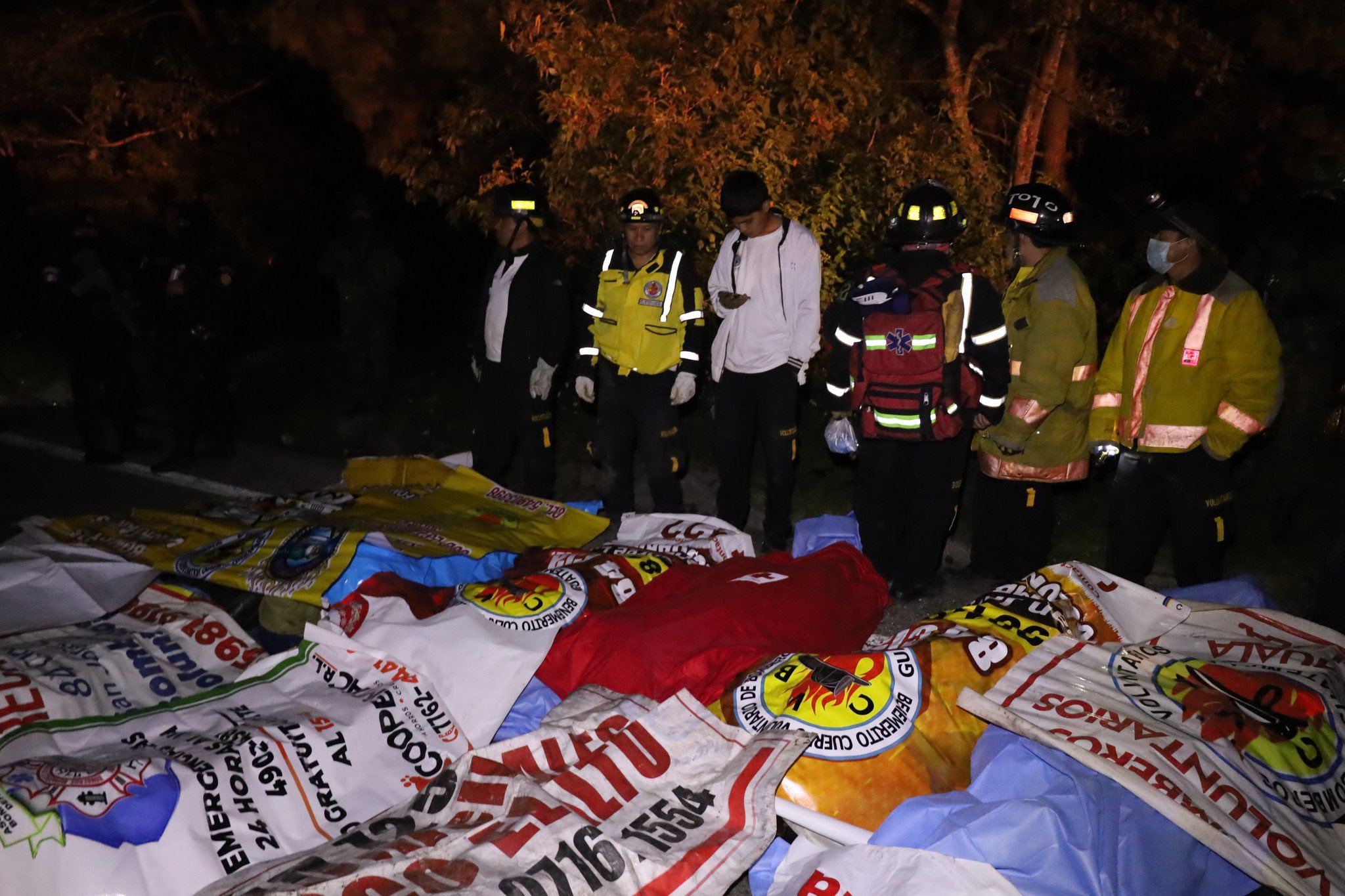 Θανατηφόρο δυστύχημα με λεωφορείο: 15 νεκροί και πολλοί τραυματίες! (ΒΙΝΤΕΟ)