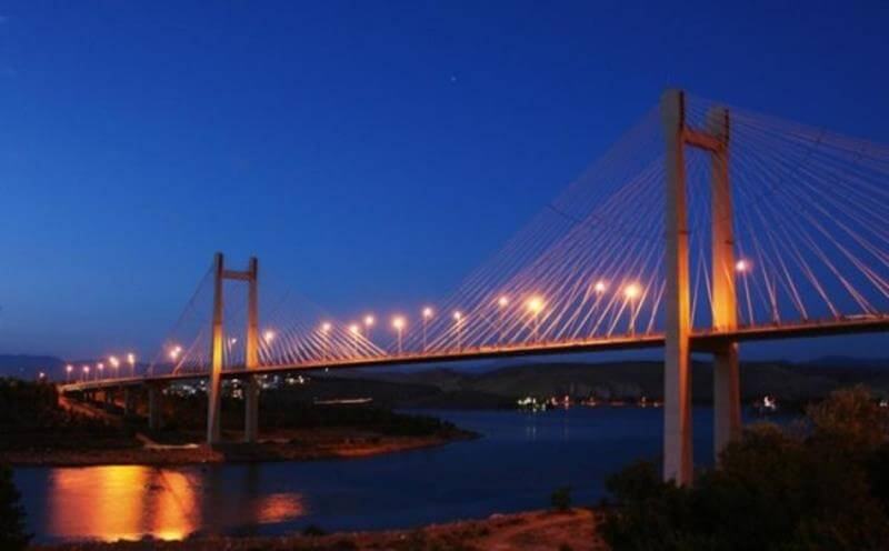 Χαλκίδα: Αγρότες έκλεισαν ξανά την Υψηλή Γέφυρα έως τις 20:00