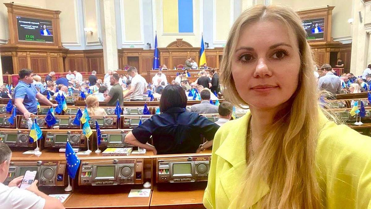 Ουκρανία: «Υπηρέτης του Λαού» – όταν η κωμωδία γίνεται ποινικό μητρώο ( Βίντεο )