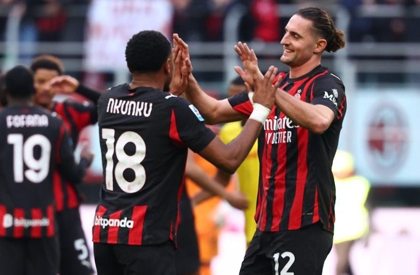 Serie A: «Νίκησε εύκολα» τη Βερόνα και «πάτησε» κορυφή η Μίλαν