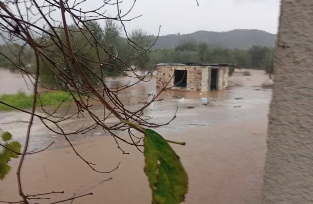 «Βούλιαξε» η Λακωνία: Βροχές και κατολισθήσεις – Μηνύματα από το 112