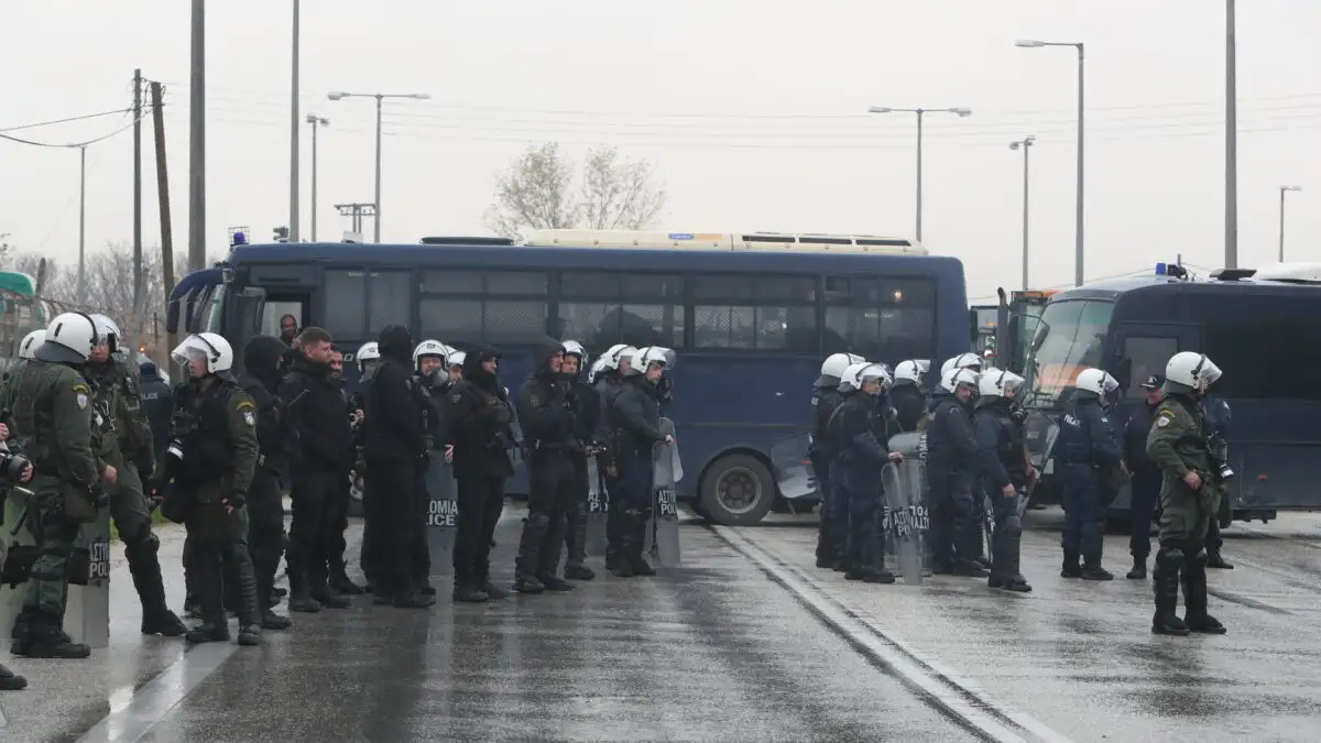 ΕΔΕ για το περιστατικό με την κλούβα στο μπλόκο των Σερρών ( βίντεο )