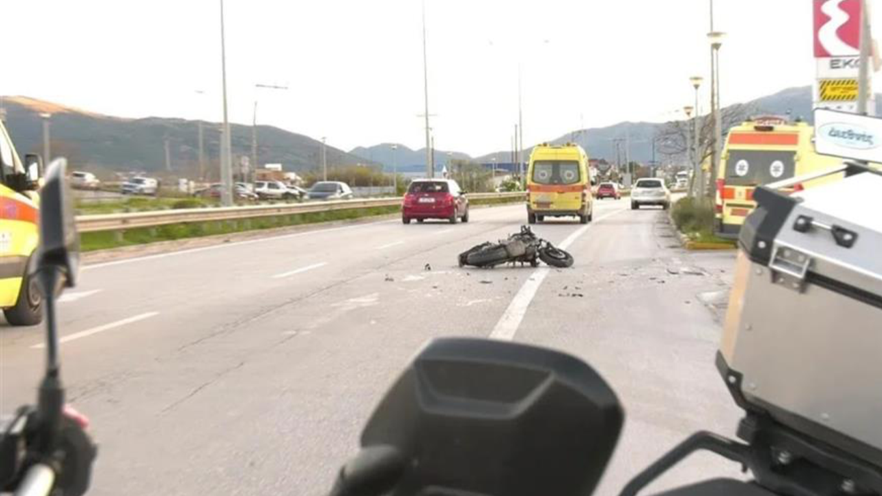 Σοβαρό τροχαίο στα Ιωάννινα: 23χρονη τραυματίας οδηγός μηχανής