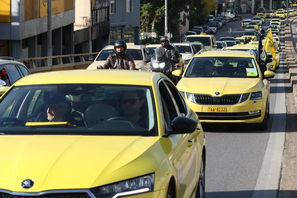 Ξανά τραβουν χειρόφρενο τα ταξί – η απεργία συνεχίζεται
