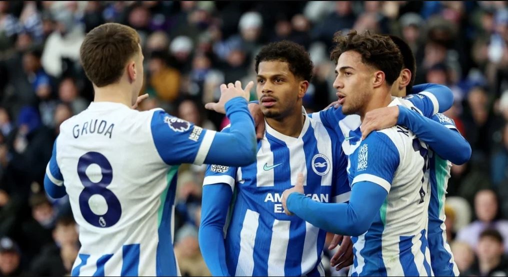 Premier League: «Επέστρεψε» στις νίκες η Μπράιτον – Η «συμβολή» του Κωστούλα