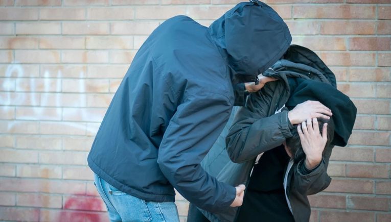 Αίγιο: Στο νοσοκομείο ενας 14χρονος μαθητής που δέχθηκε γροθιά από 16χρονο