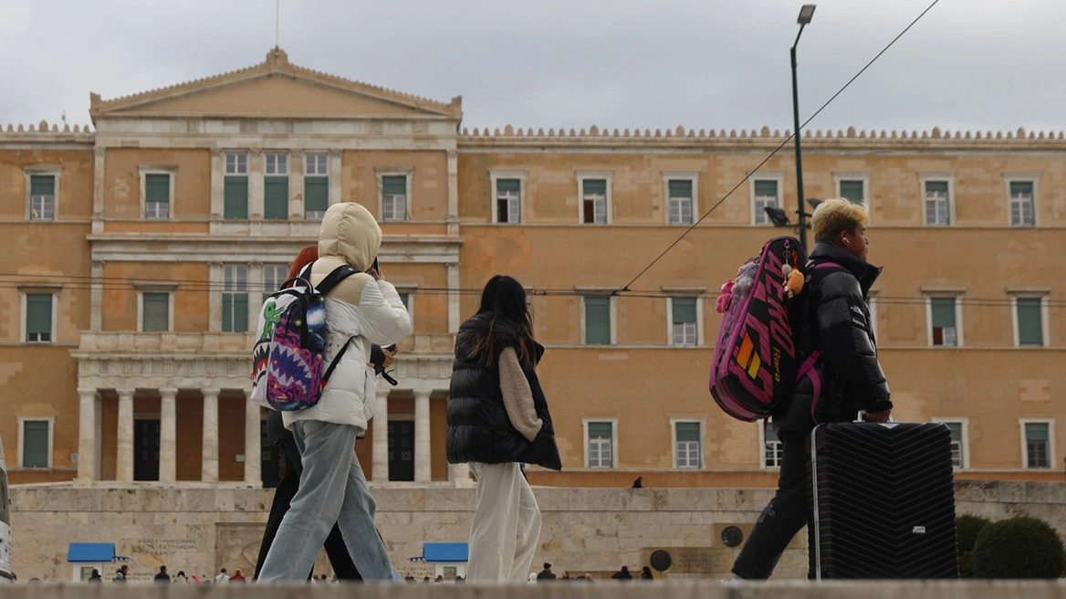 Πρωτοχρονιά-ψυγείο: Στους 2°C η Αττική, -3°C η Θεσσαλονίκη – Πού έρχονται τα χιόνια