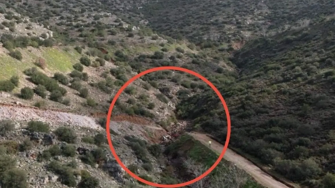 Σφοδρή καταγγελία Παπανικολάου για πρόχειρα έργα του ΔΕΔΔΗΕ στον Υμηττό – Λάσπη και εκτεθειμένα καλώδια στην Άνω Γλυφάδα