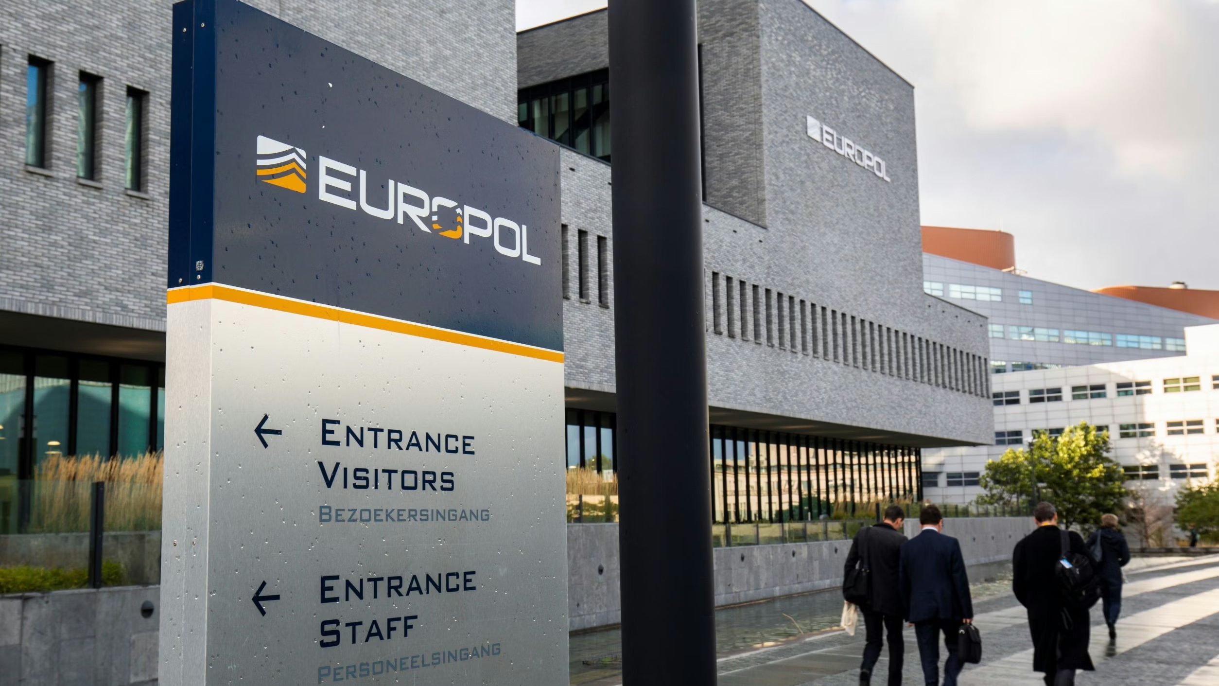 Τεράστια επιχείρηση της Europol κατά της παραγωγής συνθετικών ναρκωτικών