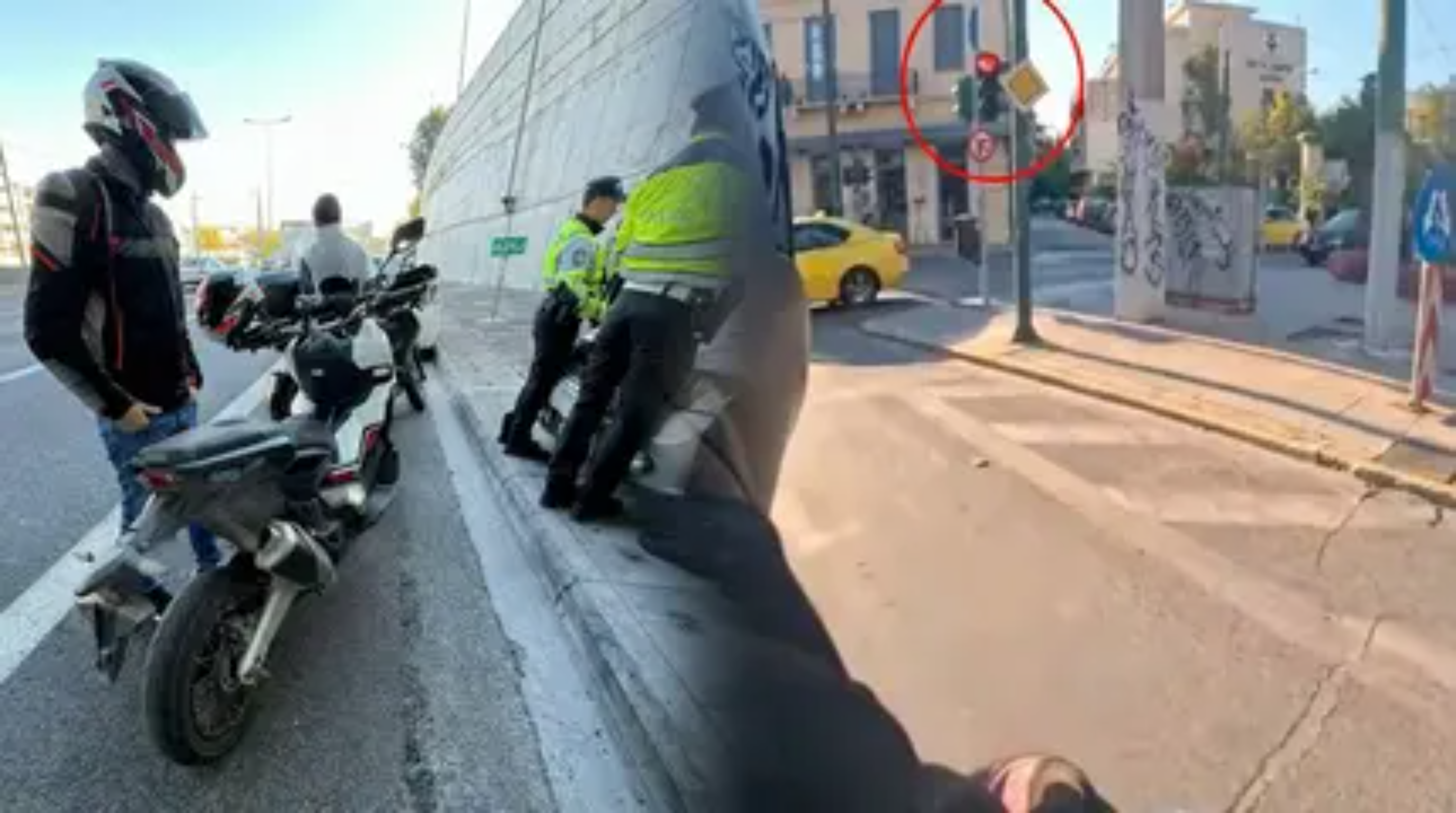 Εντοπίστηκαν οι δύο 24χρονοι για την επικίνδυνη καταδίωξη με μηχανή στο κέντρο της Αθήνας