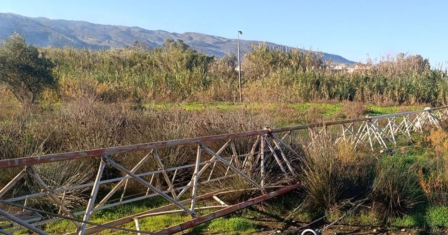 Σούδα: Κατέρρευσε η κεραία της ΕΡΤ – Διερευνάται αν οφείλεται σε δολιοφθορά ή καταπόνηση
