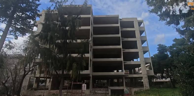 Μυστήριο στην Αγία Παρασκευή: Νεκρός 25χρονος σε κτίριο «φάντασμα»