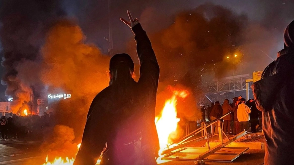 Πυκνώνουν τα σύννεφα πολέμου στο Ιράν: Τα επτά σενάρια αν οι ΗΠΑ χτυπήσουν