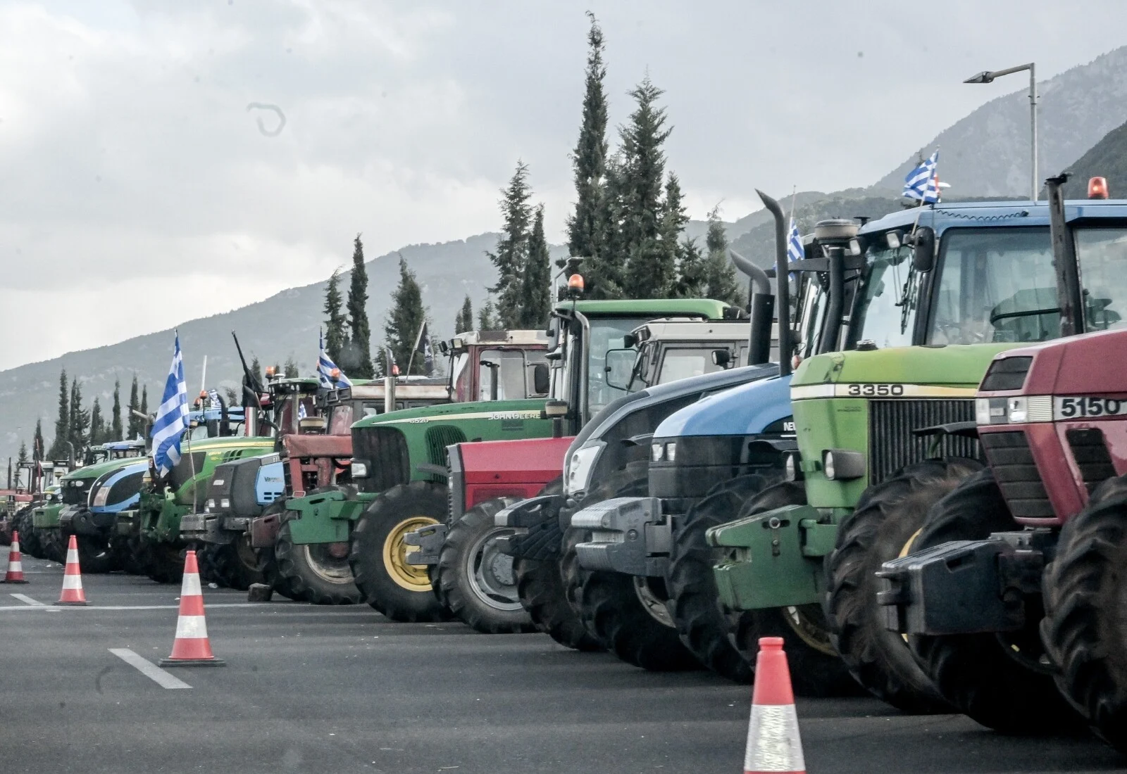 Ακόμα και ο Μακρόν πιο πολύ νοιάζεται για τους αγρότες και τους Γάλλους