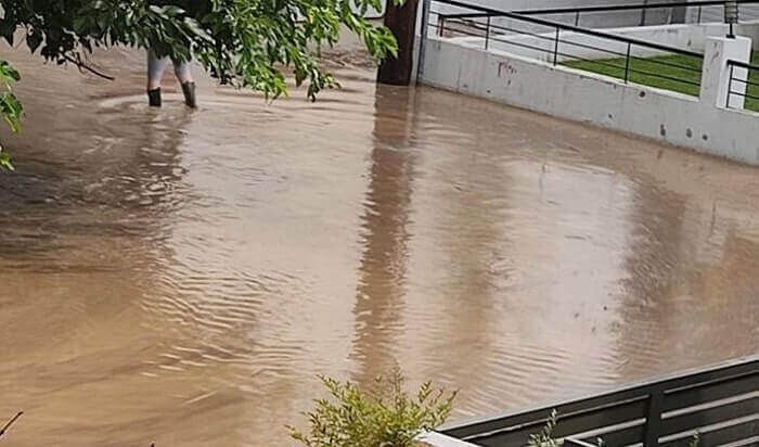 «Πλημμύρες» στην Τριφυλία: «Κλειστή» η Εθνική Οδός Πύργου – Κυπαρισσίας